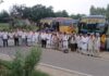 Batch of pilgrims flagged off by senior AAP leader Ashok Kataria from village Thopia under ‘Tirth Yatra Scheme’